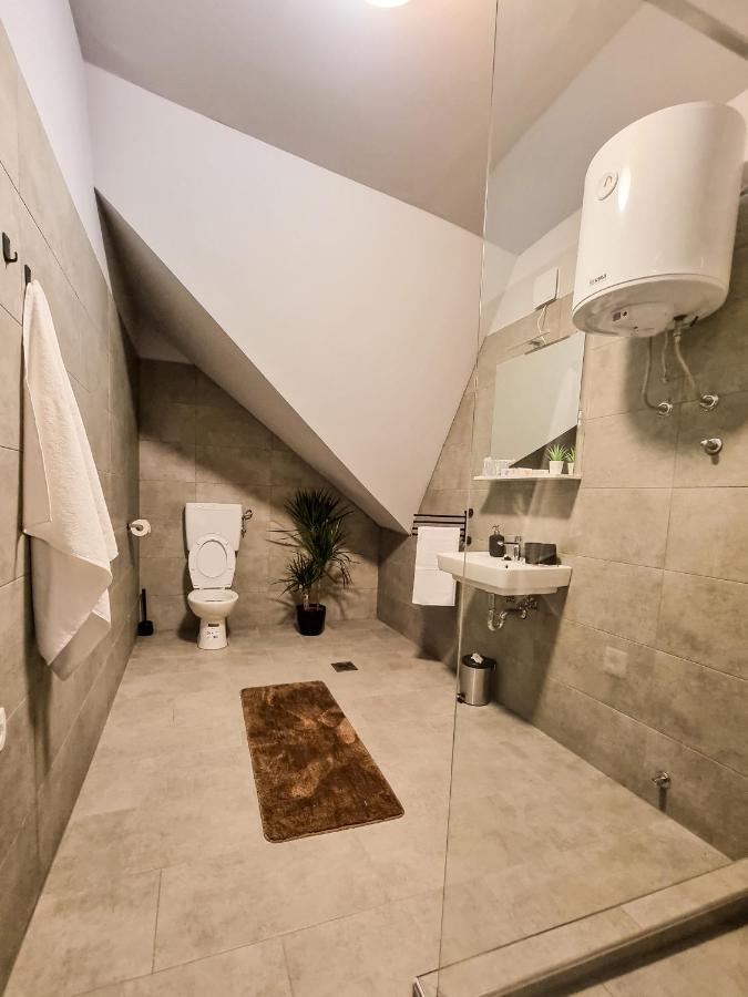 Xxl Rooms Osijek Luaran gambar