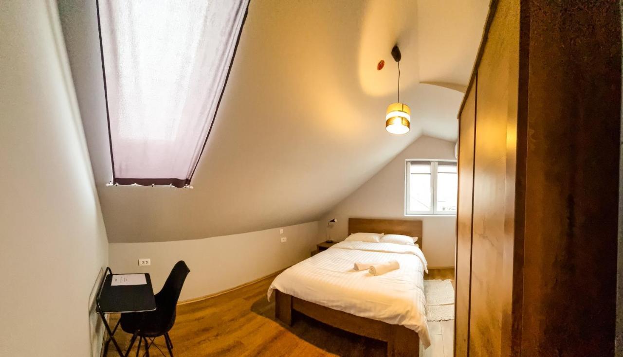 Xxl Rooms Osijek Luaran gambar