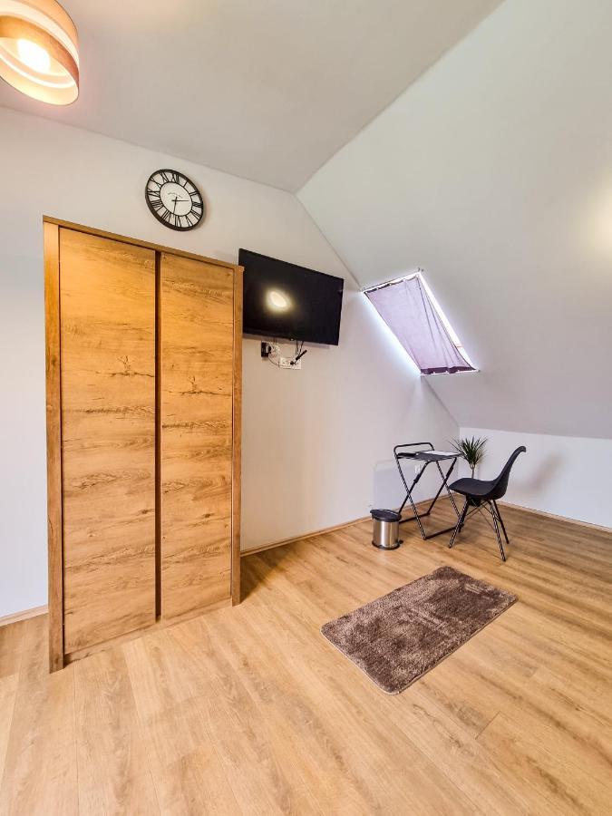 Xxl Rooms Osijek Luaran gambar