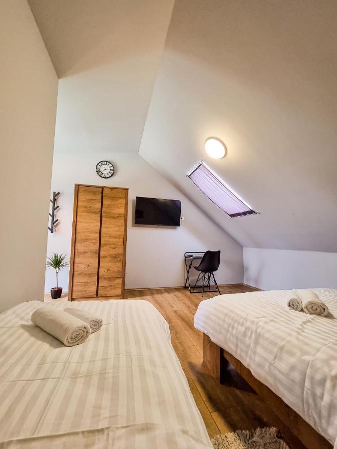 Xxl Rooms Osijek Luaran gambar