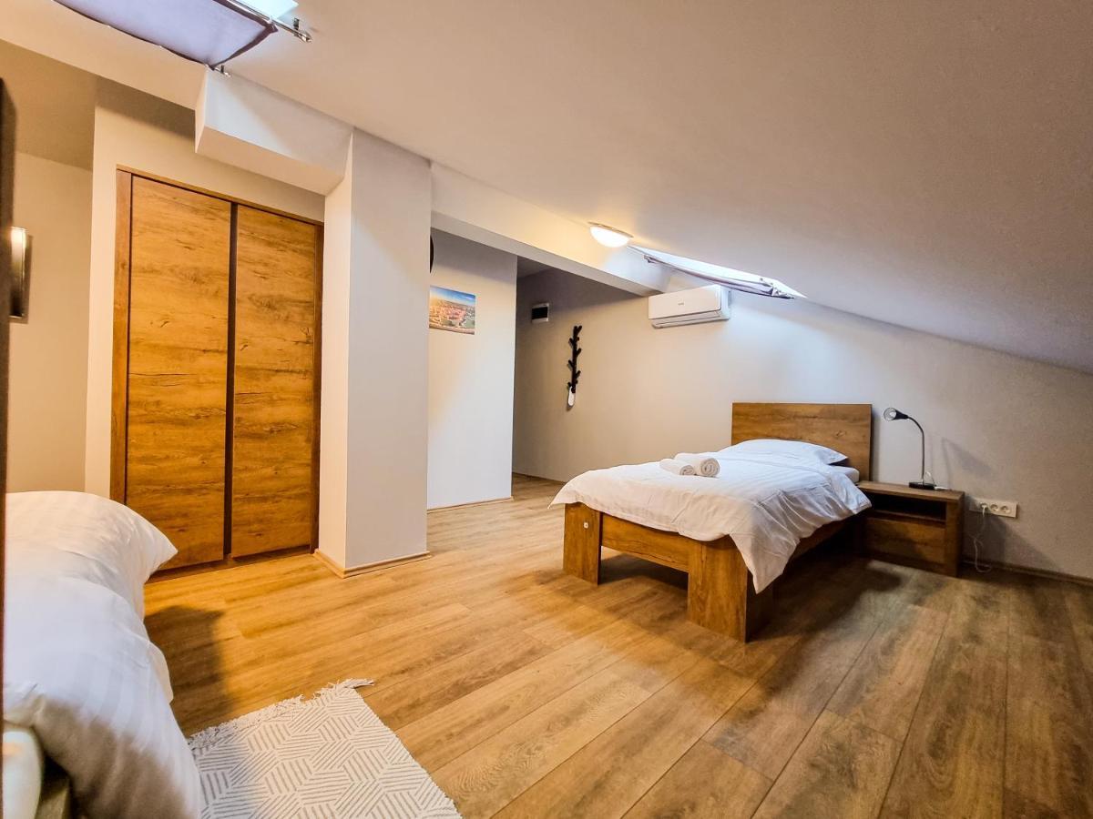 Xxl Rooms Osijek Luaran gambar