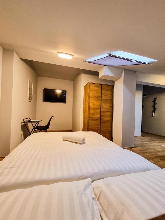 Xxl Rooms Osijek Luaran gambar