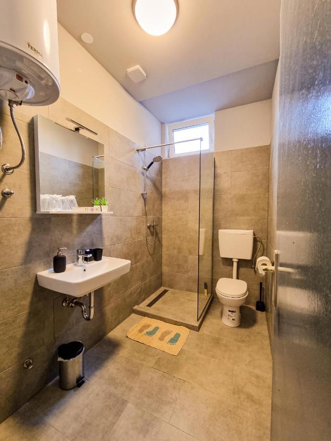 Xxl Rooms Osijek Luaran gambar