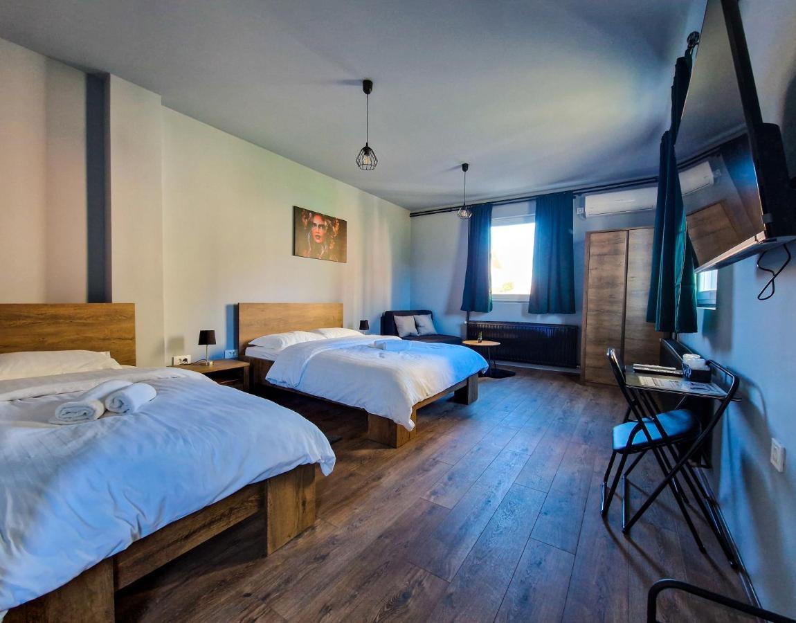 Xxl Rooms Osijek Luaran gambar