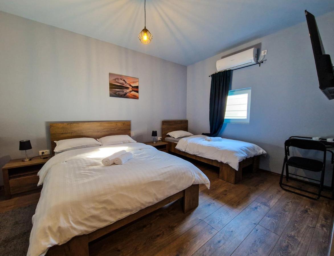 Xxl Rooms Osijek Luaran gambar
