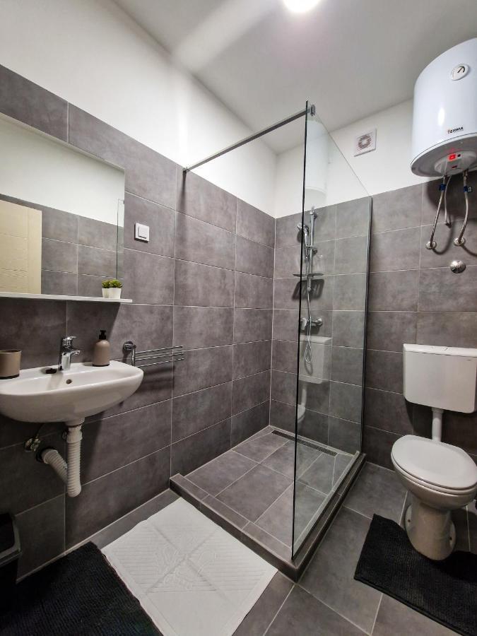 Xxl Rooms Osijek Luaran gambar