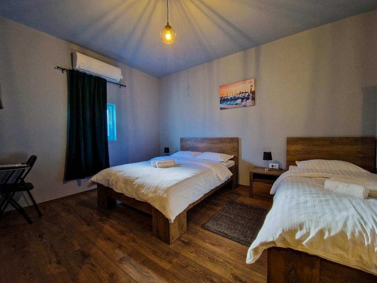 Xxl Rooms Osijek Luaran gambar