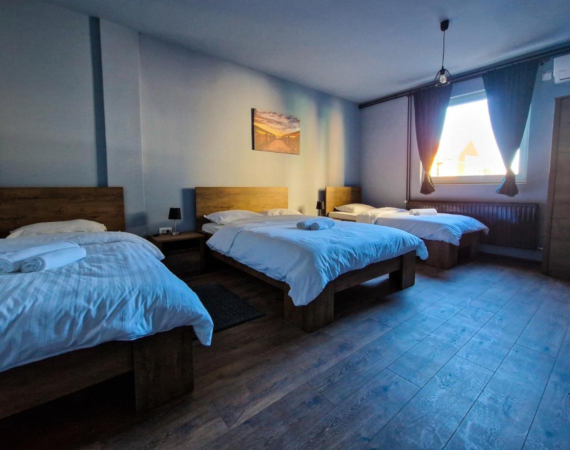 Xxl Rooms Osijek Luaran gambar