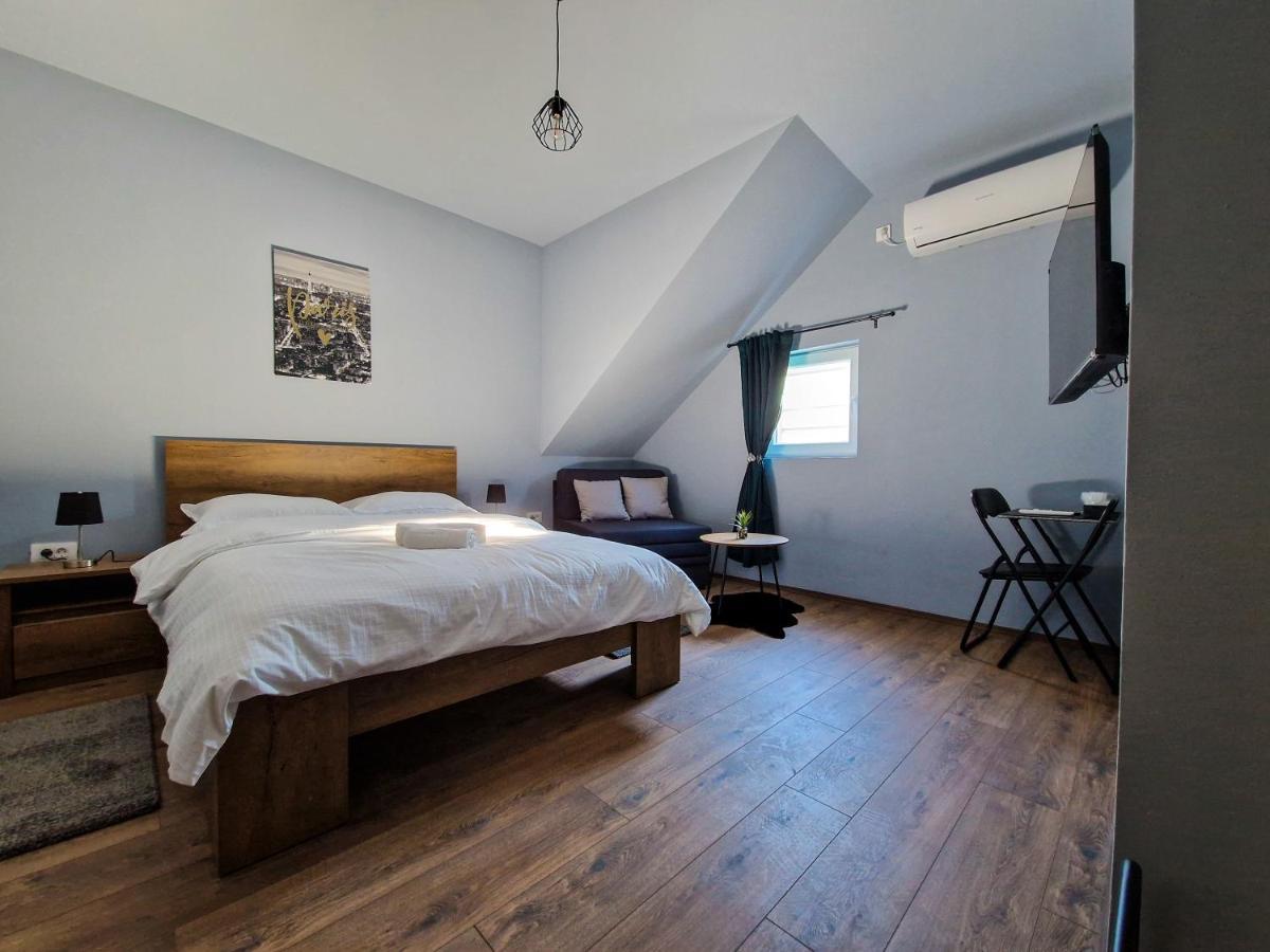Xxl Rooms Osijek Luaran gambar