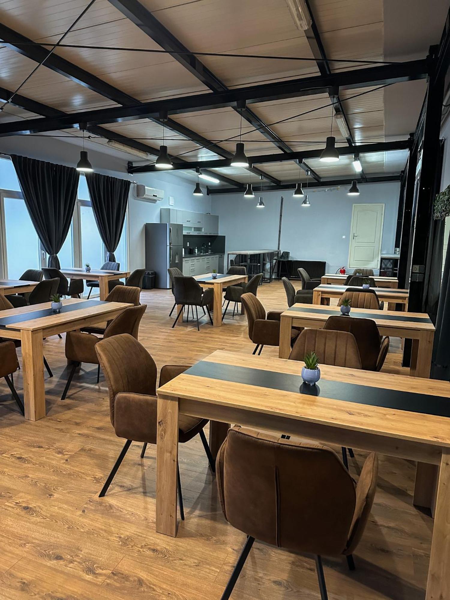 Xxl Rooms Osijek Luaran gambar