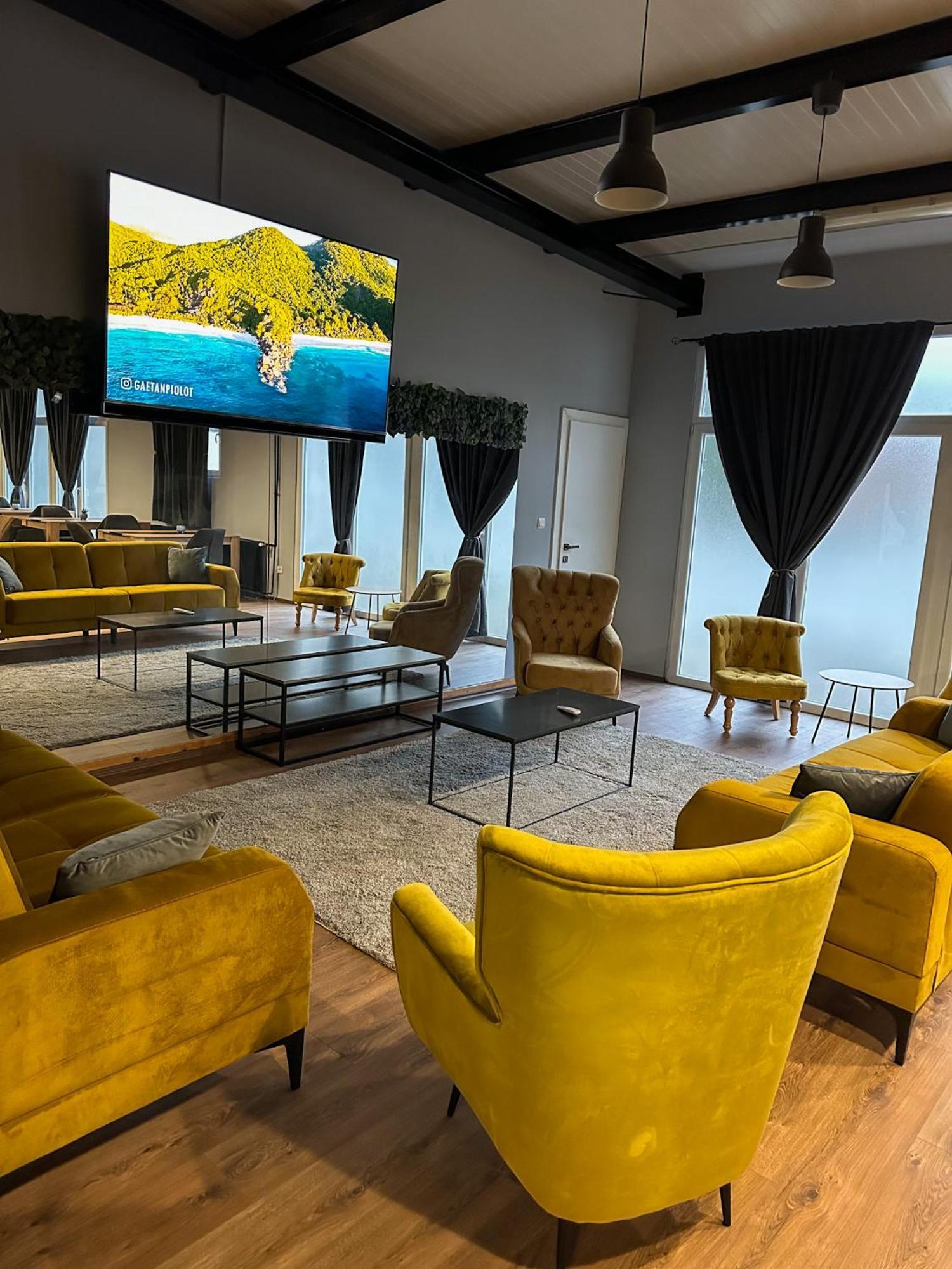 Xxl Rooms Osijek Luaran gambar